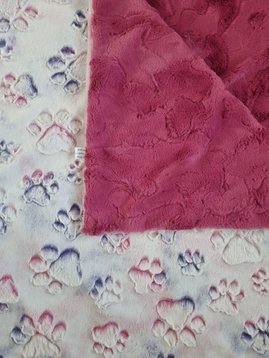 Slumber Party Prism Paws/Magenta Hide